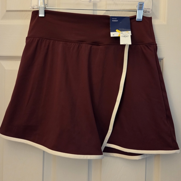 Old Navy Burgundy Skorts with White Piping - Picture 1 of 8